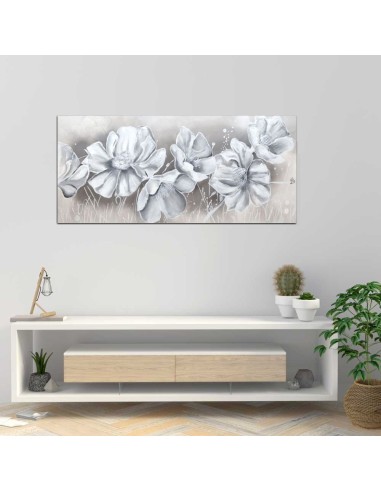 Cuadro con flores blancas sobre fondo color tortora elegancia pureza